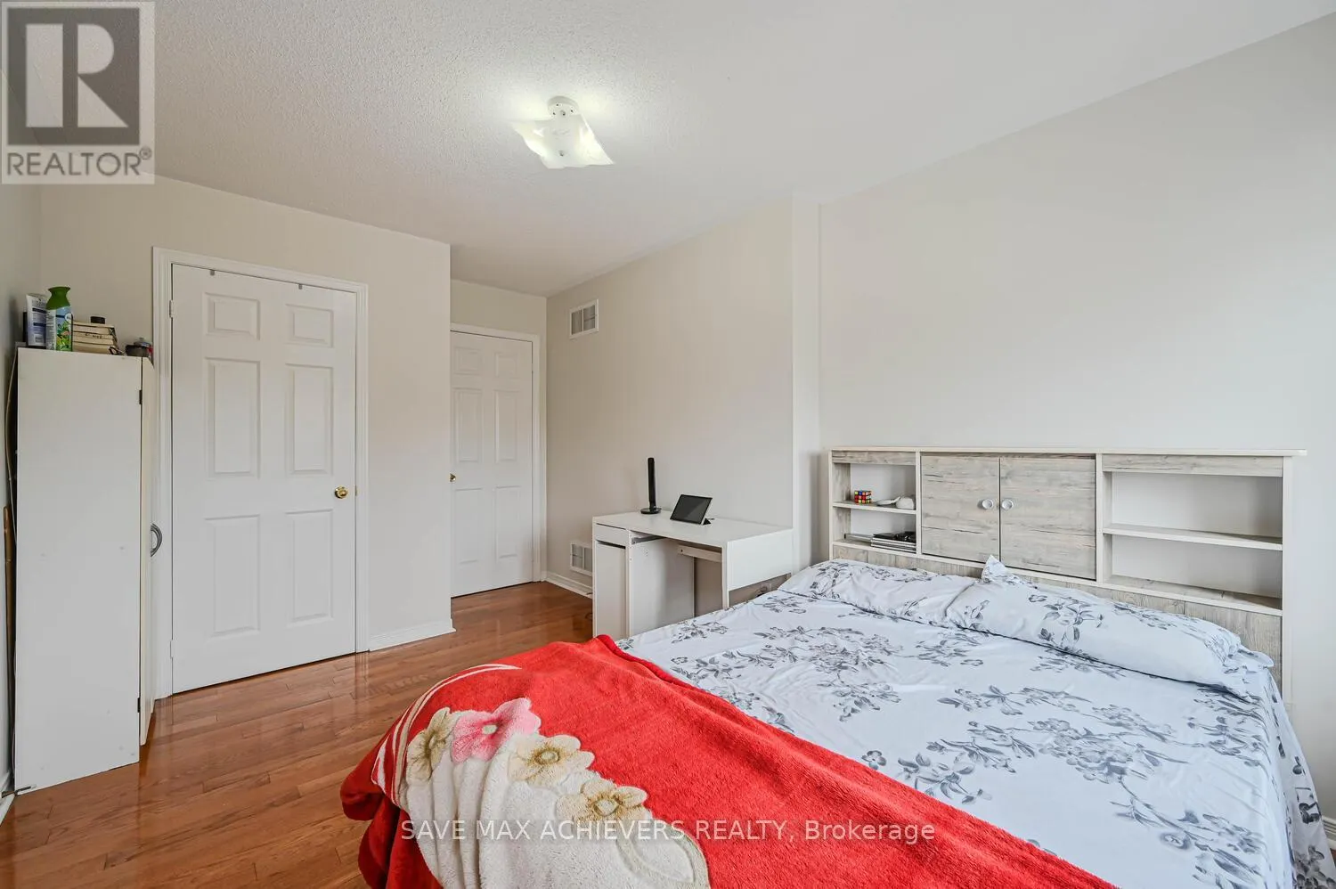 21 RIVERPLACE CRESCENT