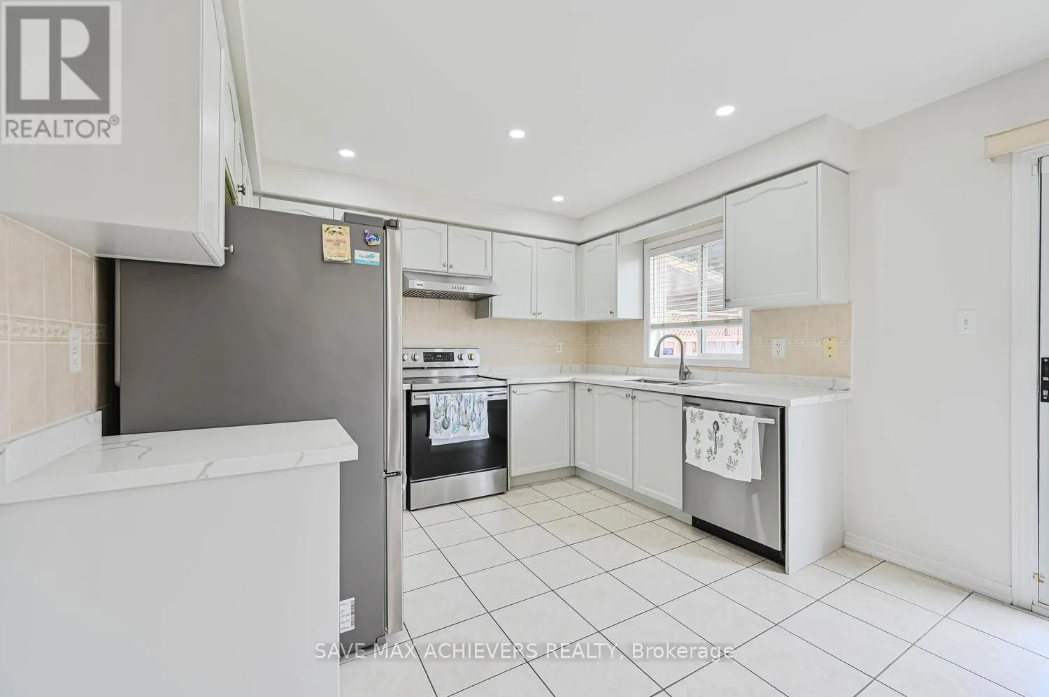 21 RIVERPLACE CRESCENT