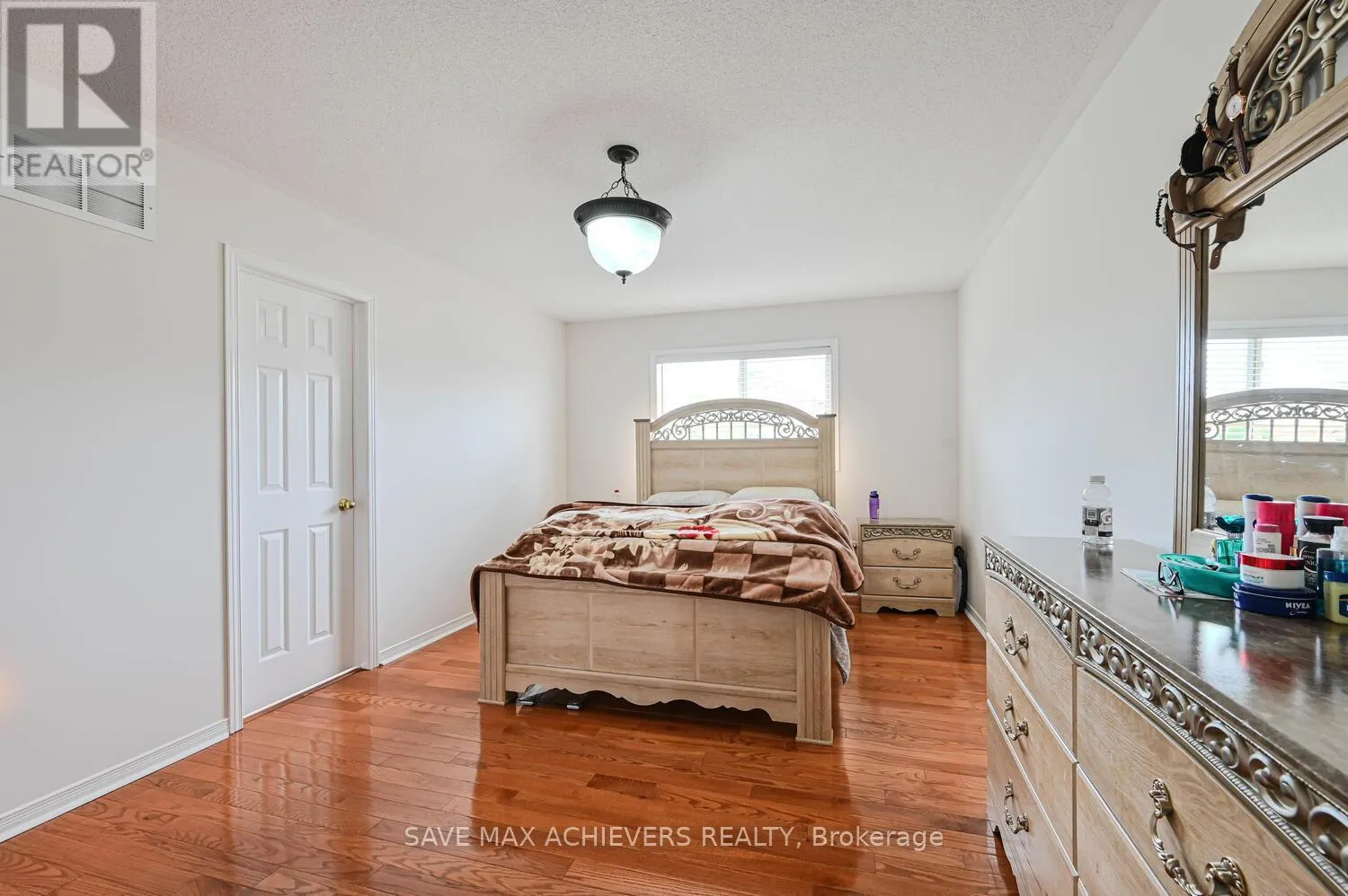 21 RIVERPLACE CRESCENT
