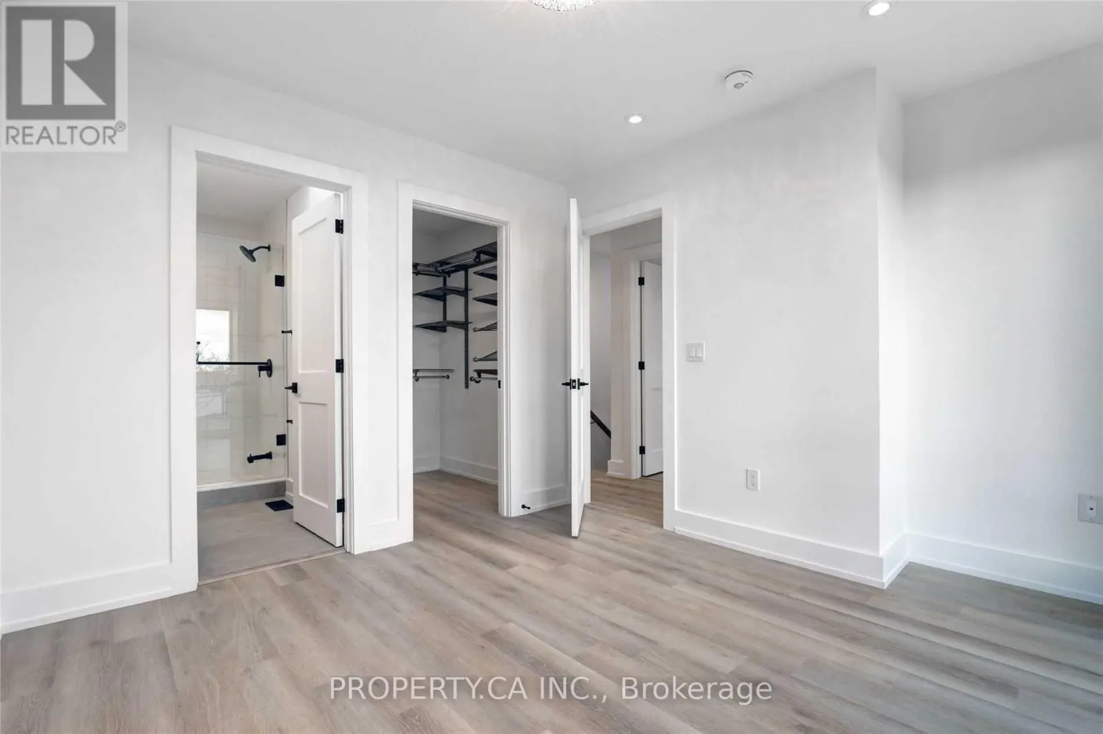 LANEWAY - 53 EVERSFIELD ROAD