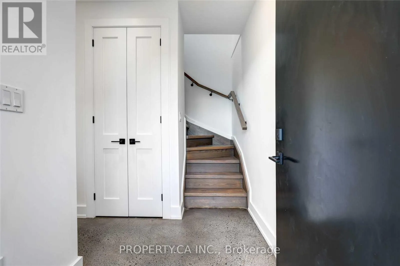 LANEWAY - 53 EVERSFIELD ROAD