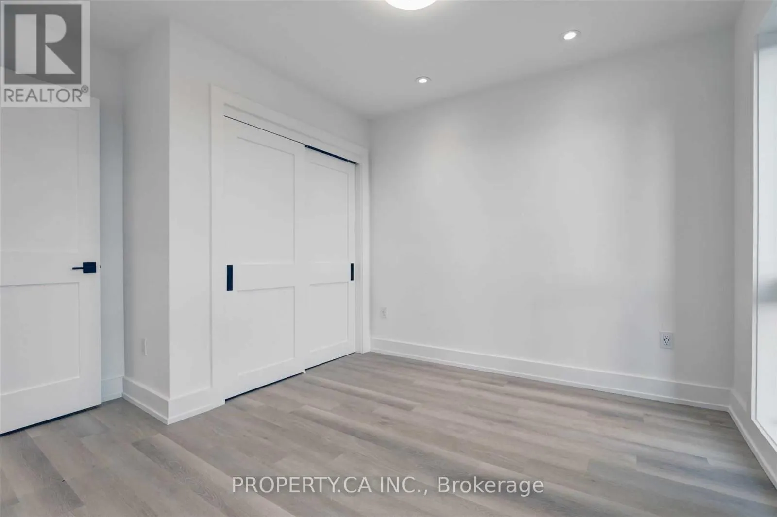 LANEWAY - 53 EVERSFIELD ROAD