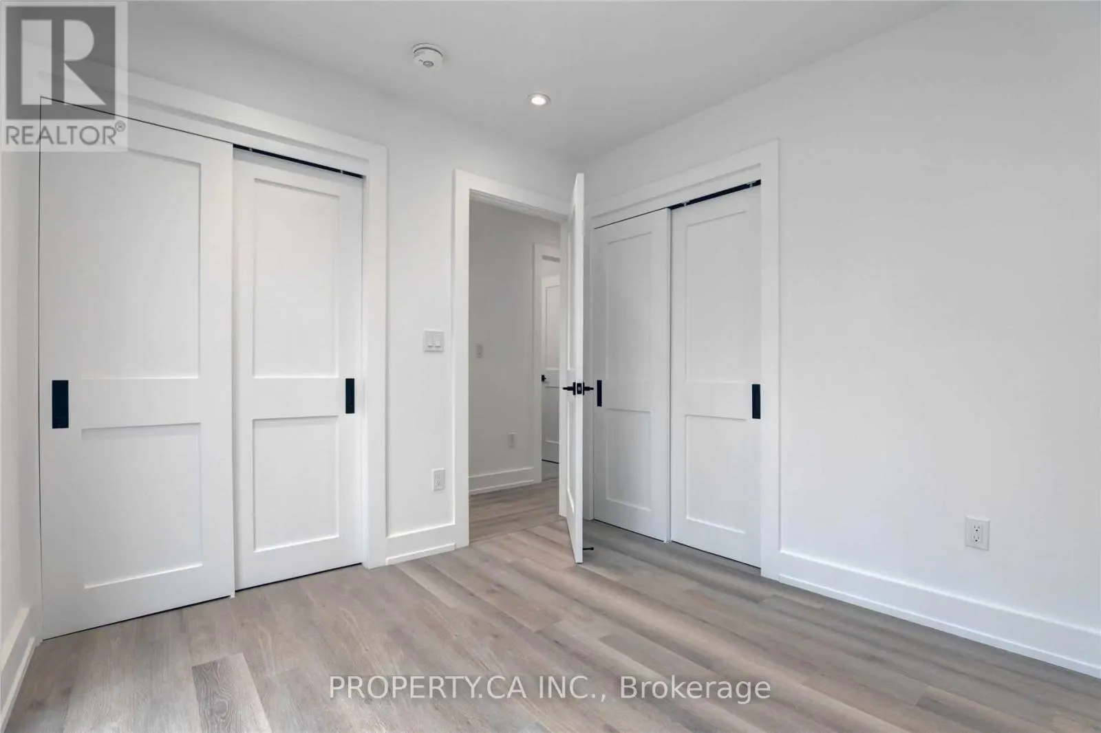 LANEWAY - 53 EVERSFIELD ROAD