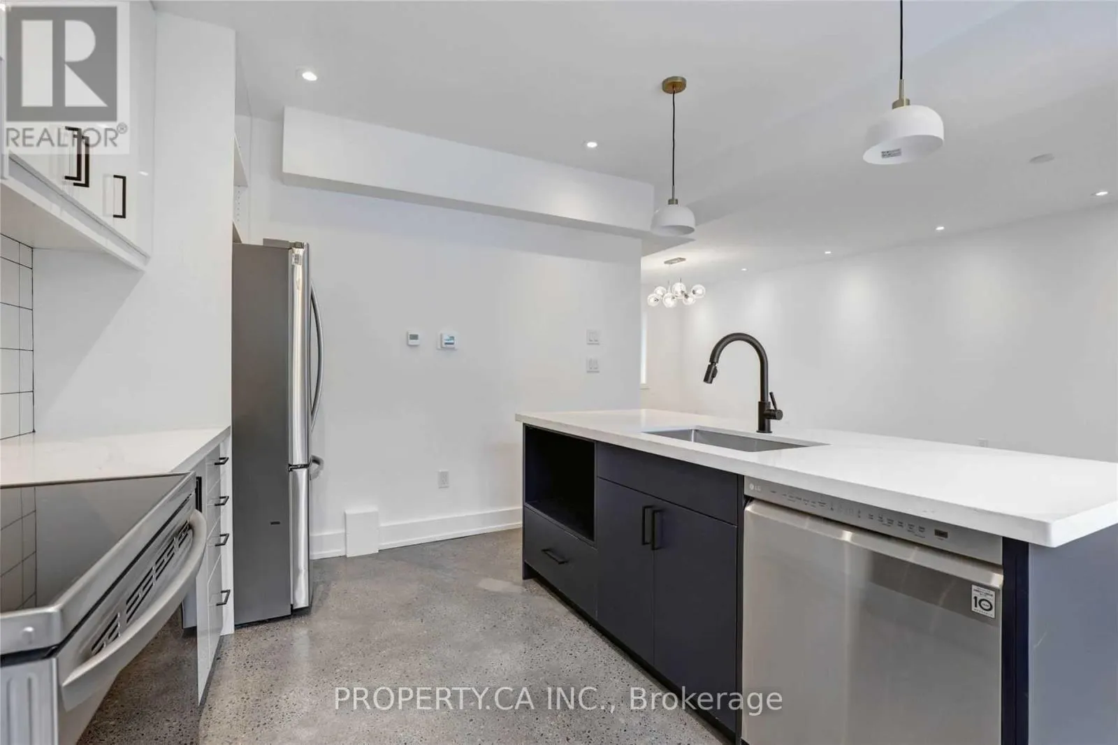 LANEWAY - 53 EVERSFIELD ROAD