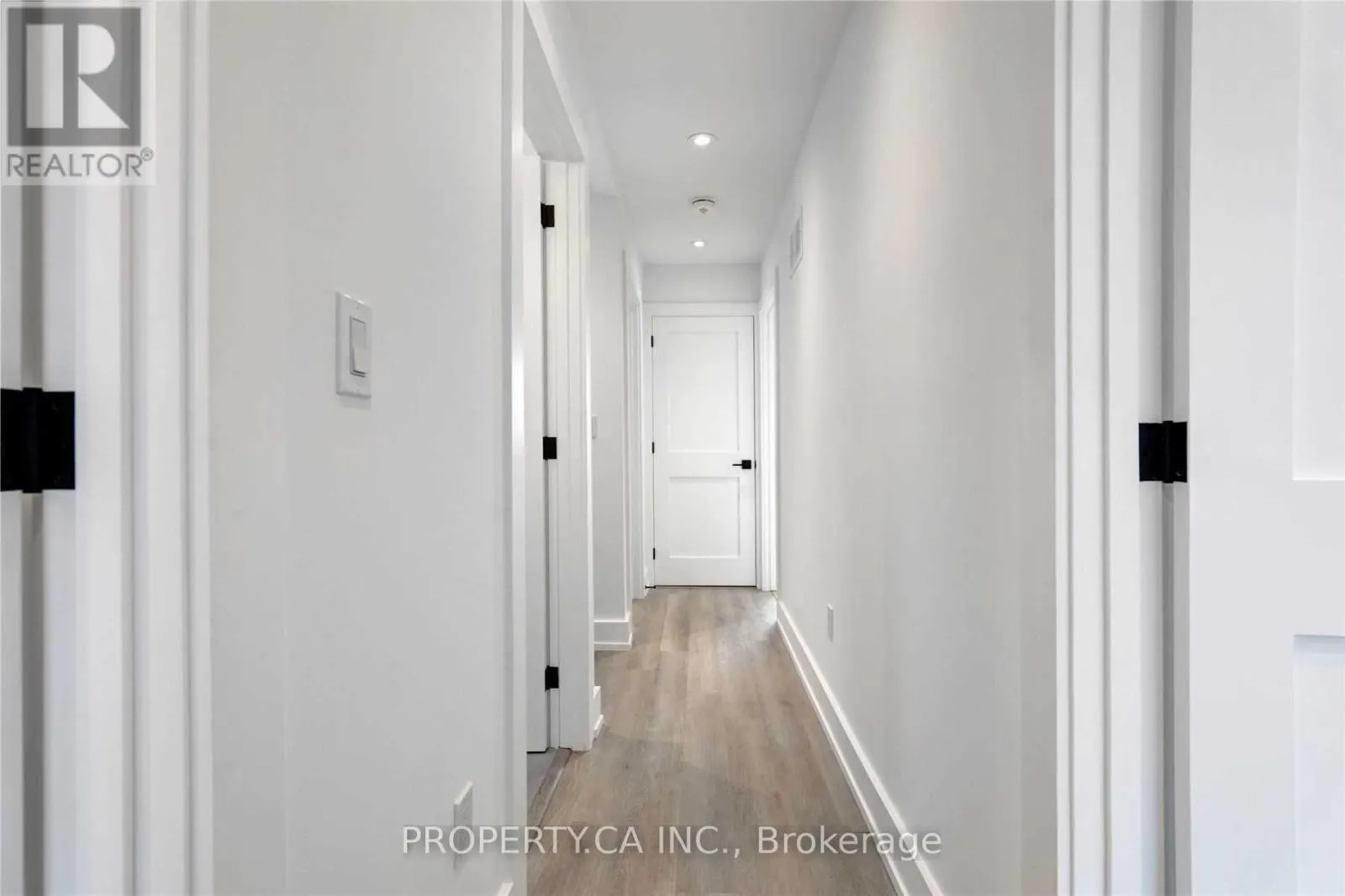 LANEWAY - 53 EVERSFIELD ROAD