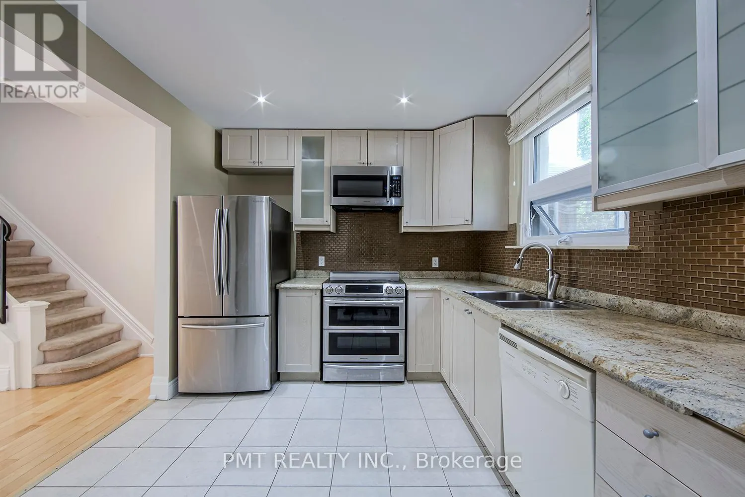 MAIN - 39 WINDERMERE AVENUE