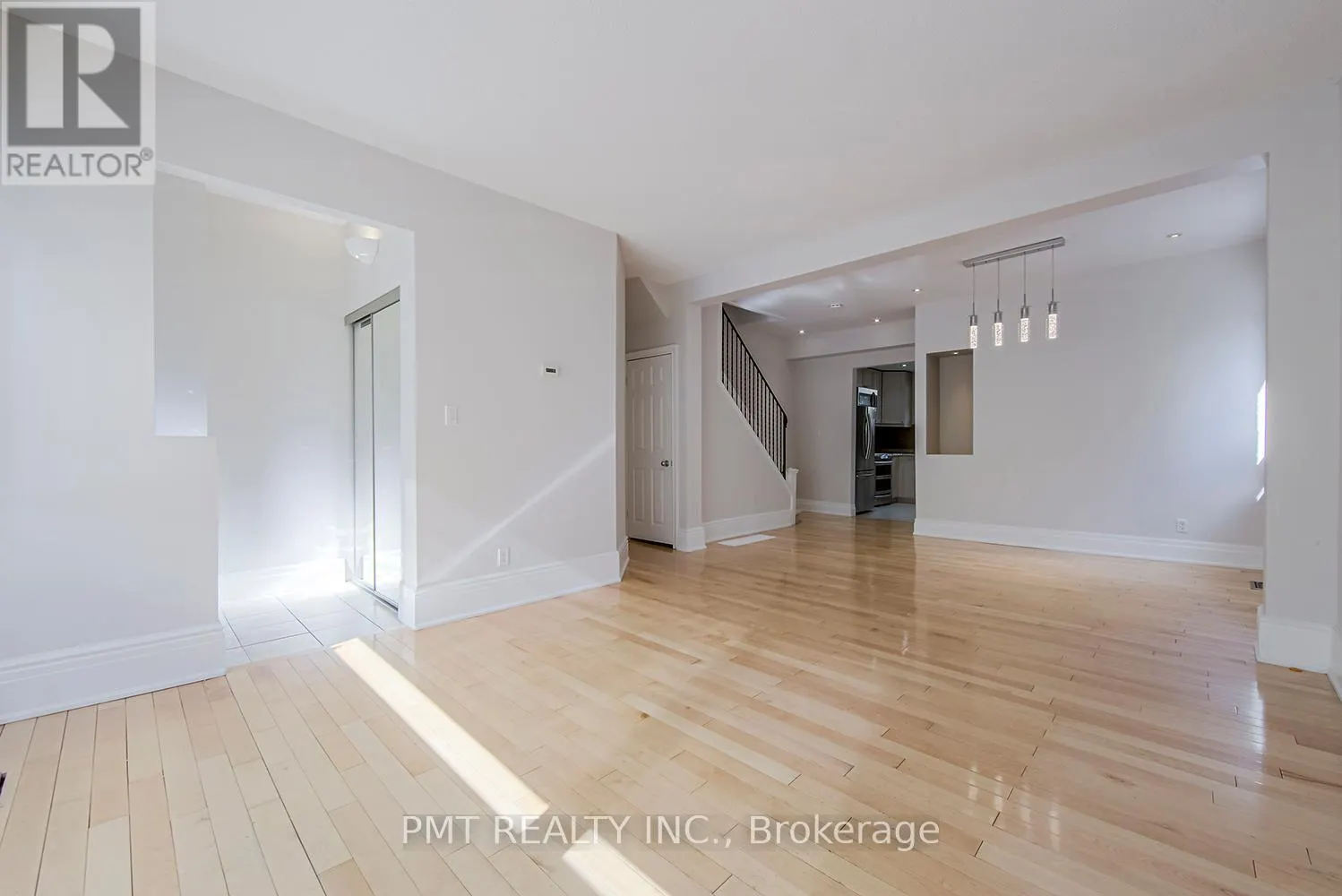 MAIN - 39 WINDERMERE AVENUE