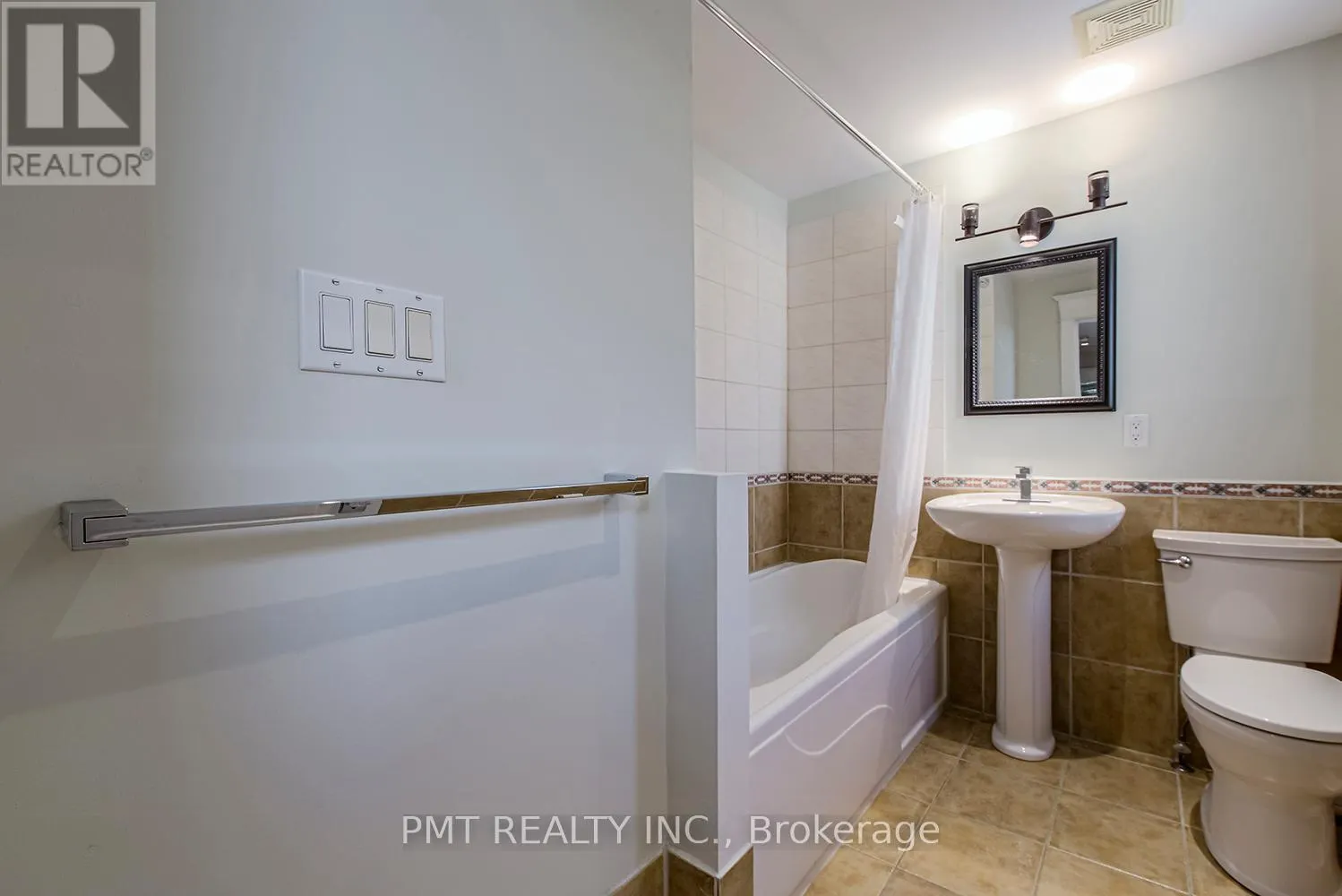 MAIN - 39 WINDERMERE AVENUE