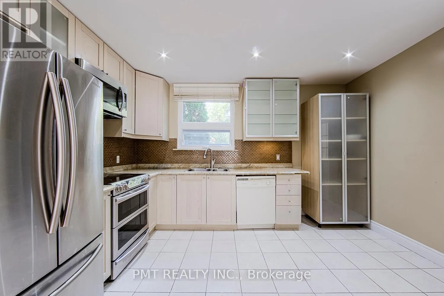 MAIN - 39 WINDERMERE AVENUE