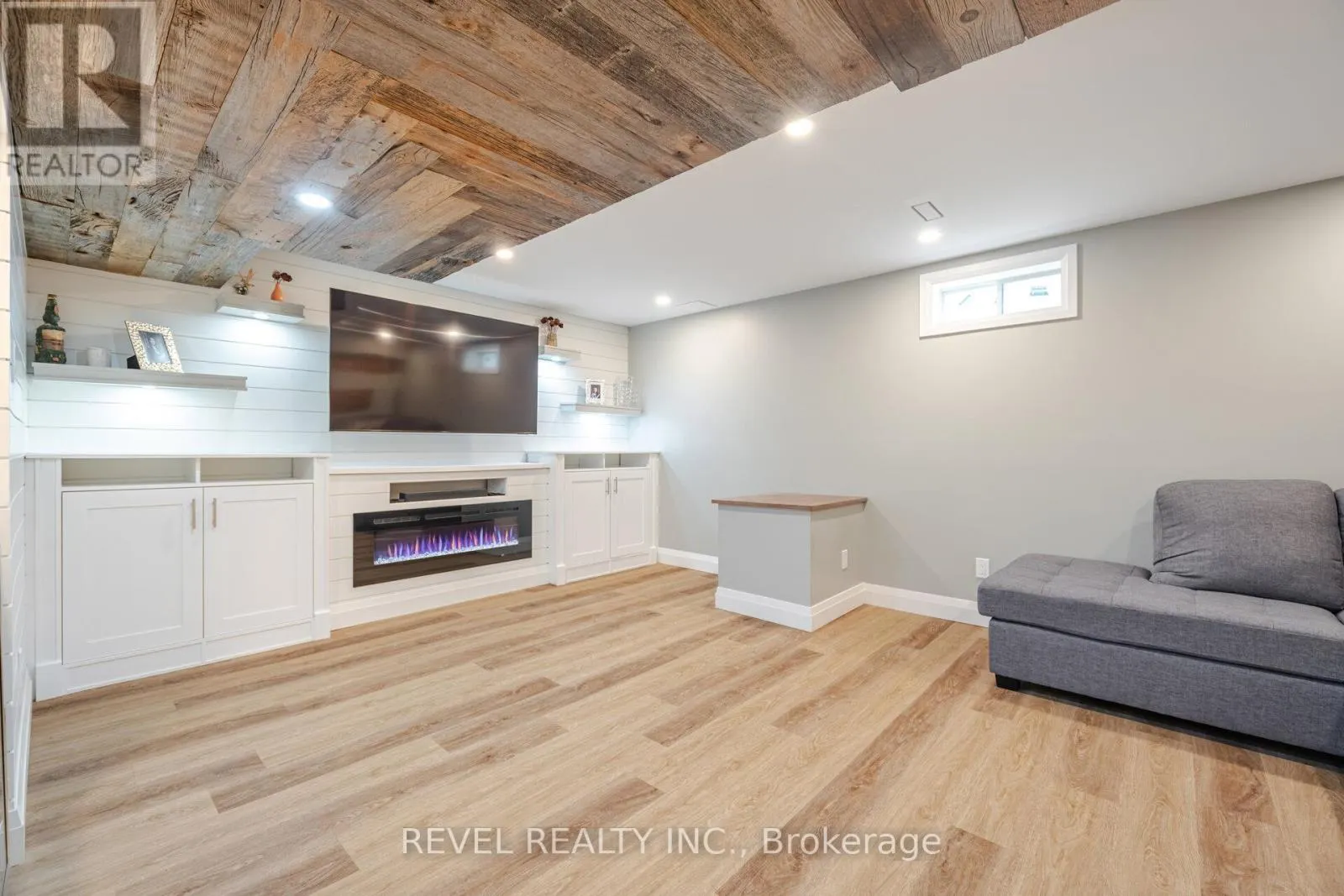 132 SWINDALE DRIVE