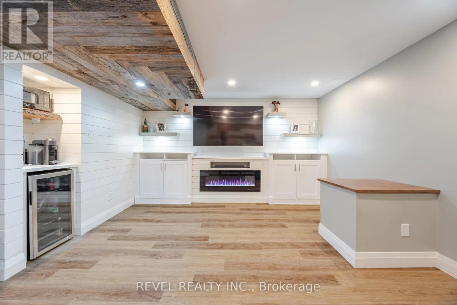 132 SWINDALE DRIVE