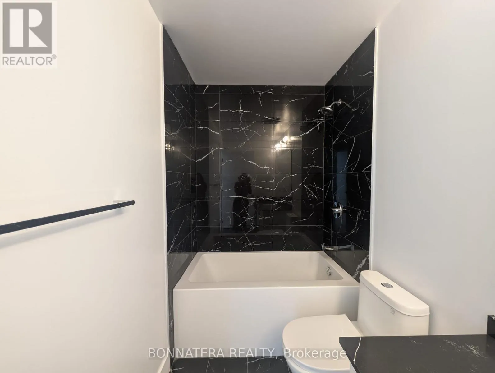 640 - 2450 OLD BRONTE ROAD
