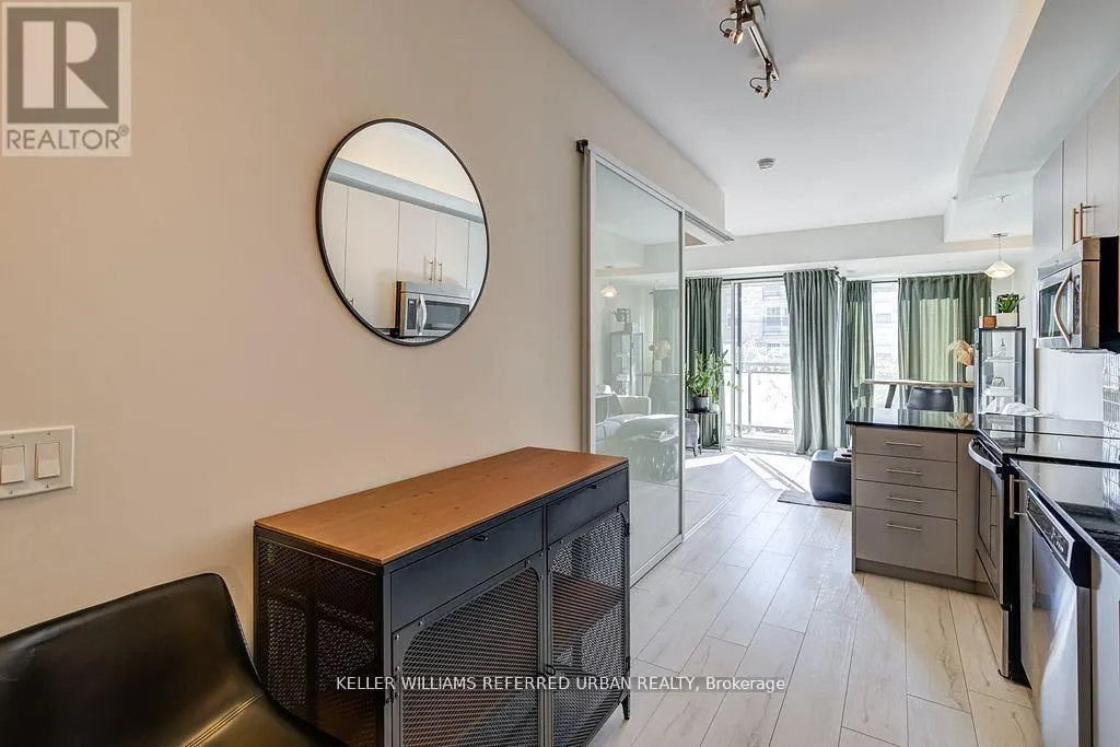 209 - 760 THE QUEENSWAY