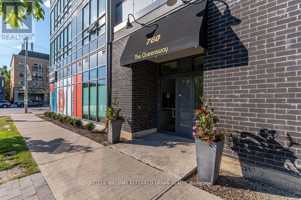 209 - 760 THE QUEENSWAY