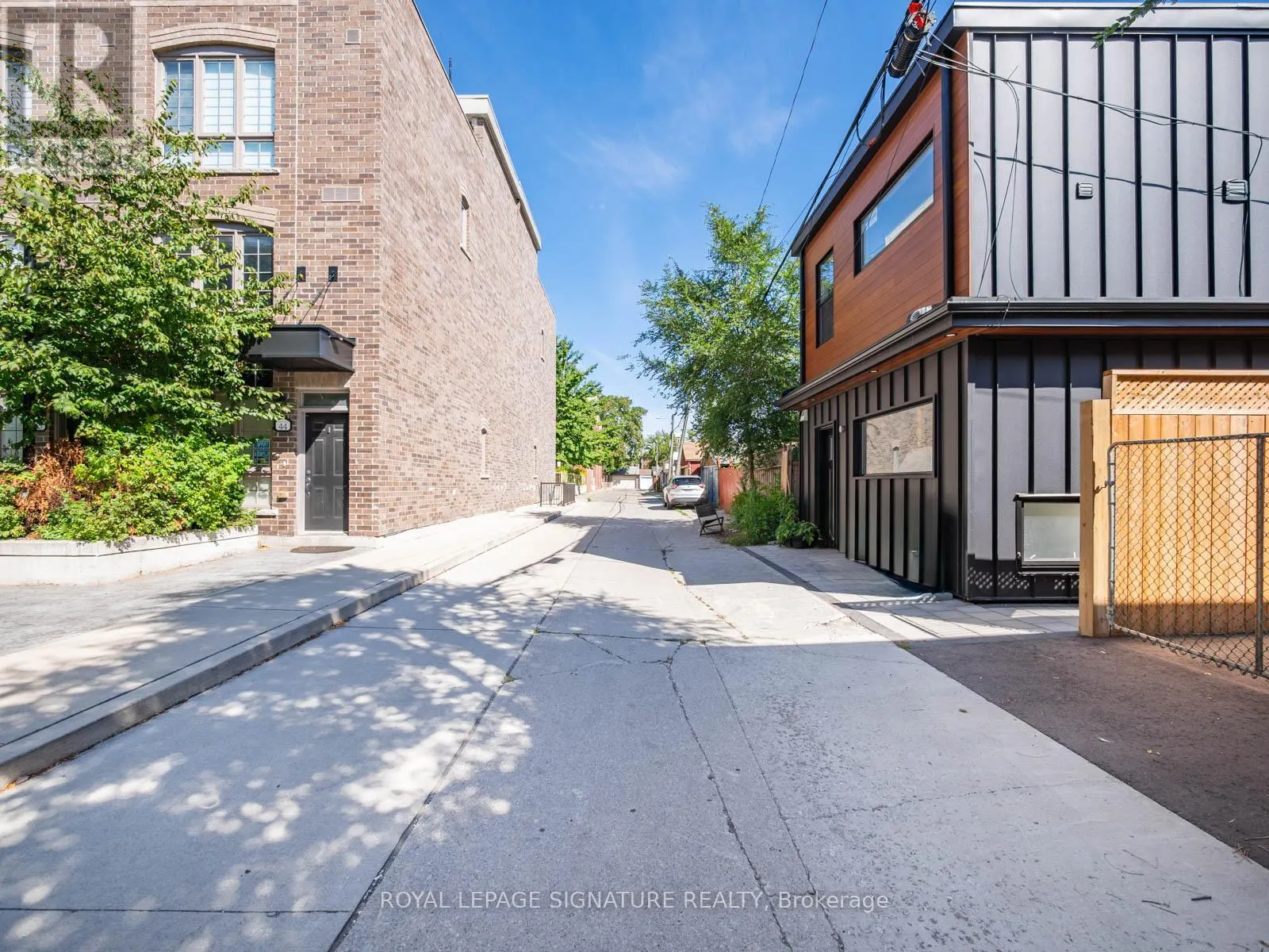 LANEWAY LOWER - 202 PERTH AVENUE