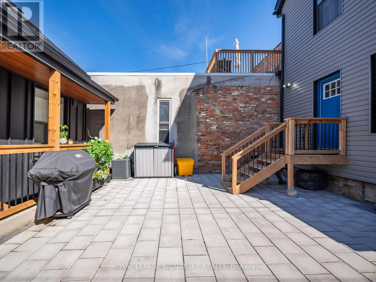 LANEWAY LOWER - 202 PERTH AVENUE