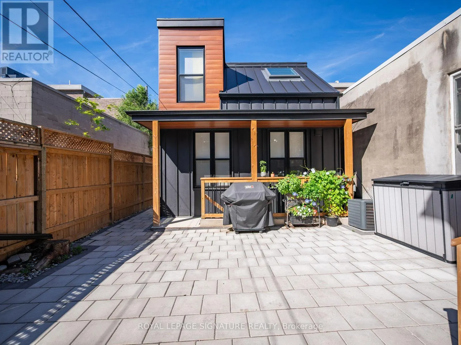 LANEWAY LOWER - 202 PERTH AVENUE