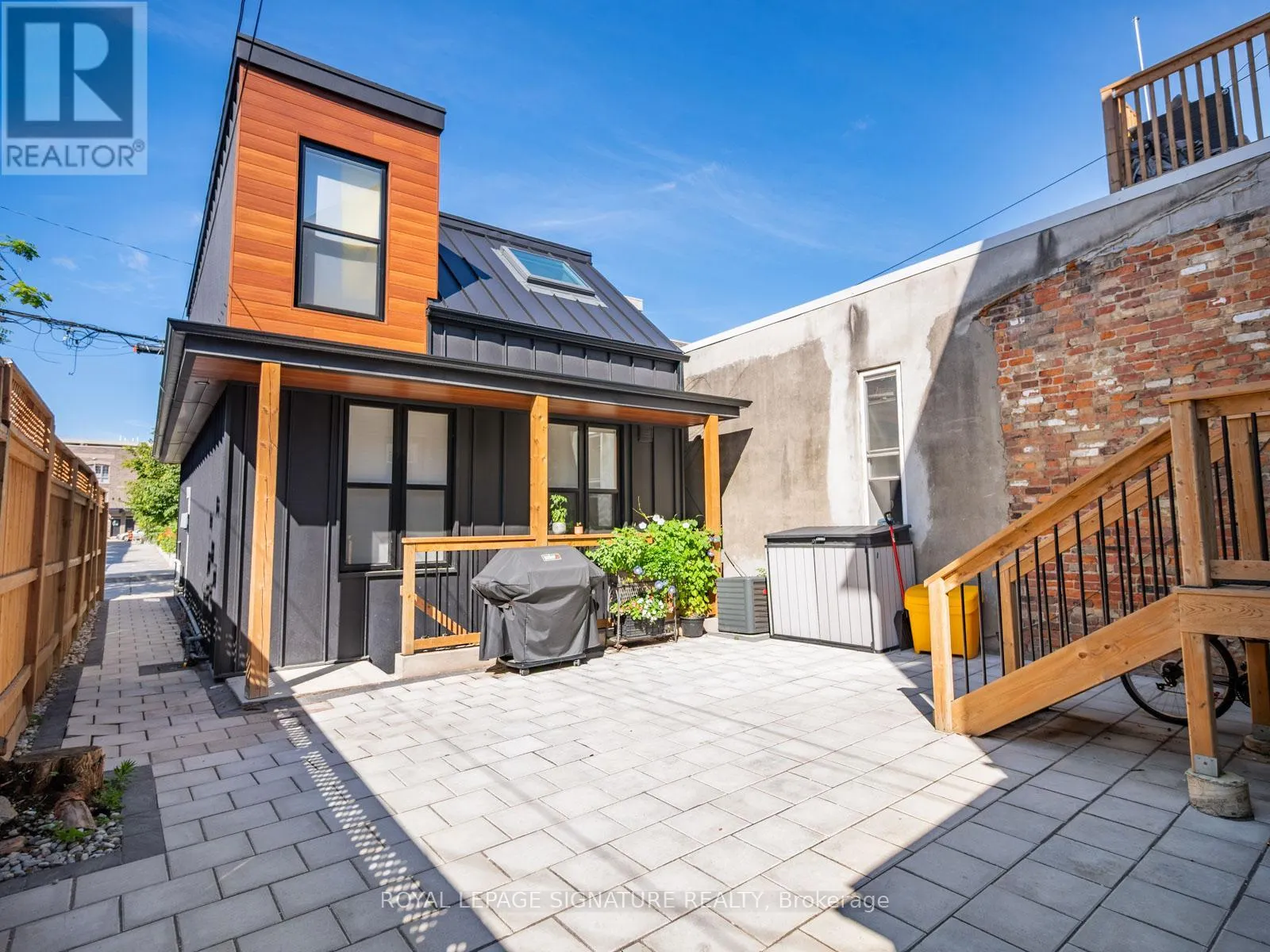 LANEWAY LOWER - 202 PERTH AVENUE