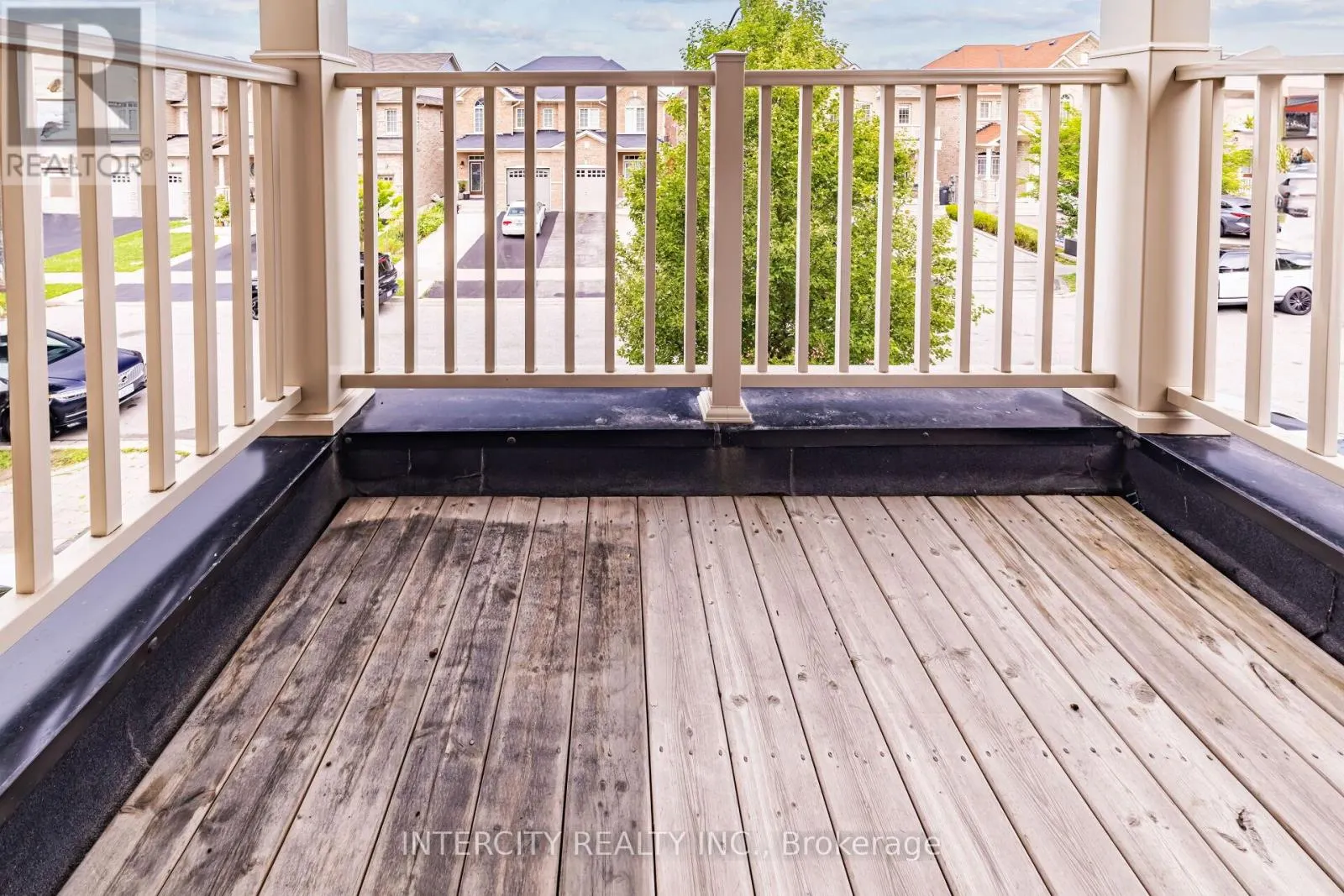 20 VANDERPOOL CRESCENT