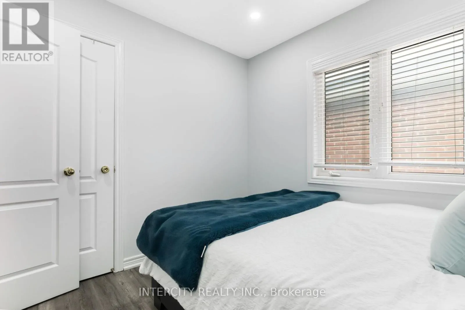 20 VANDERPOOL CRESCENT