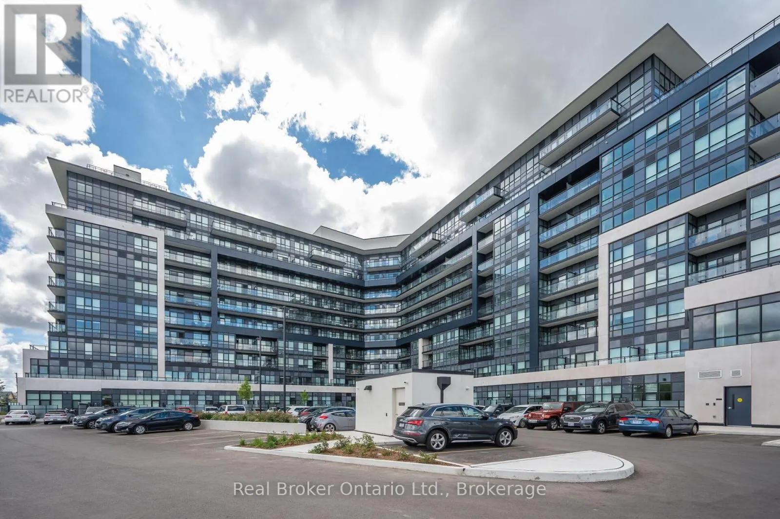 718 - 395 DUNDAS STREET, #718