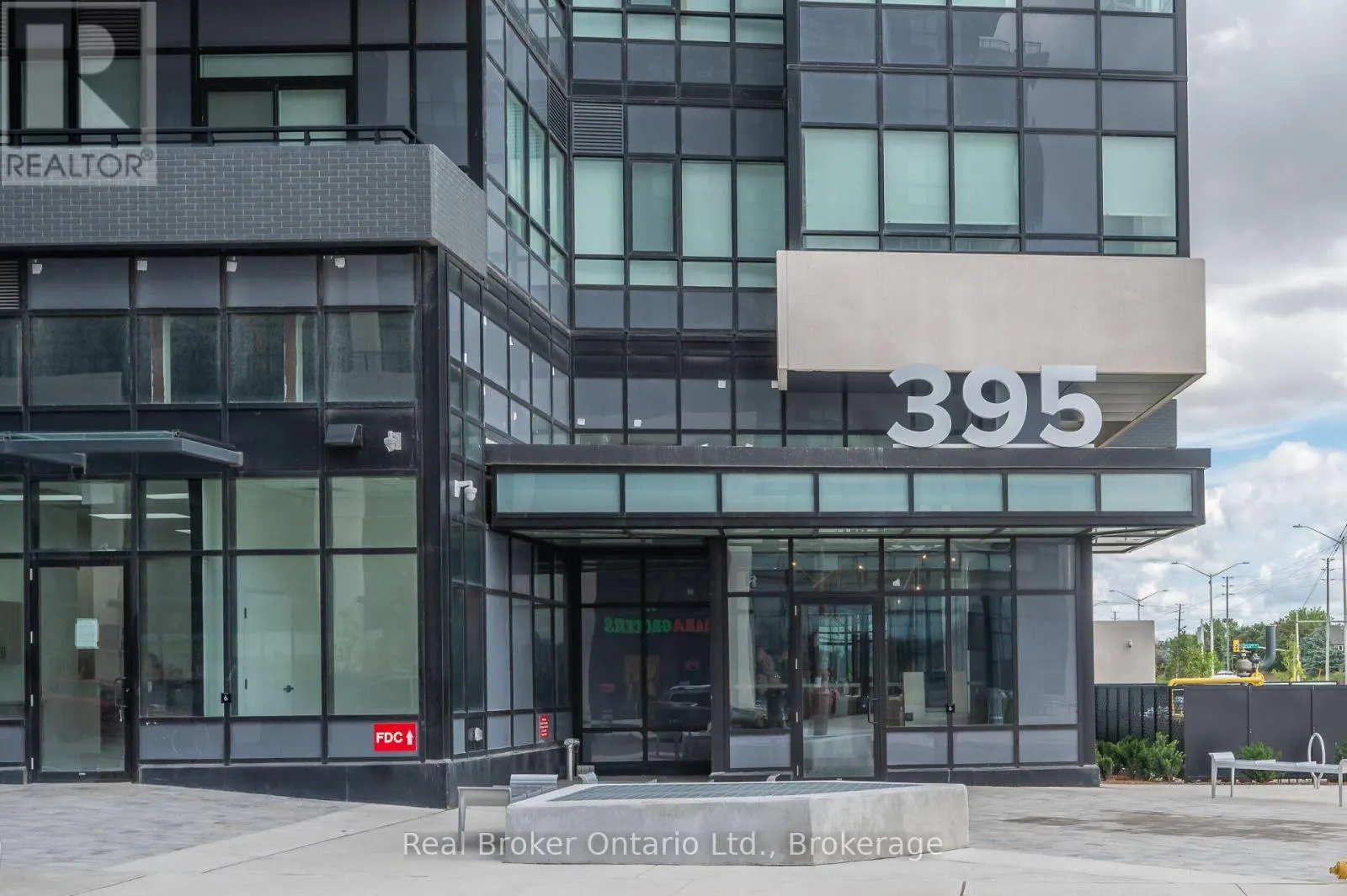 718 - 395 DUNDAS STREET, #718