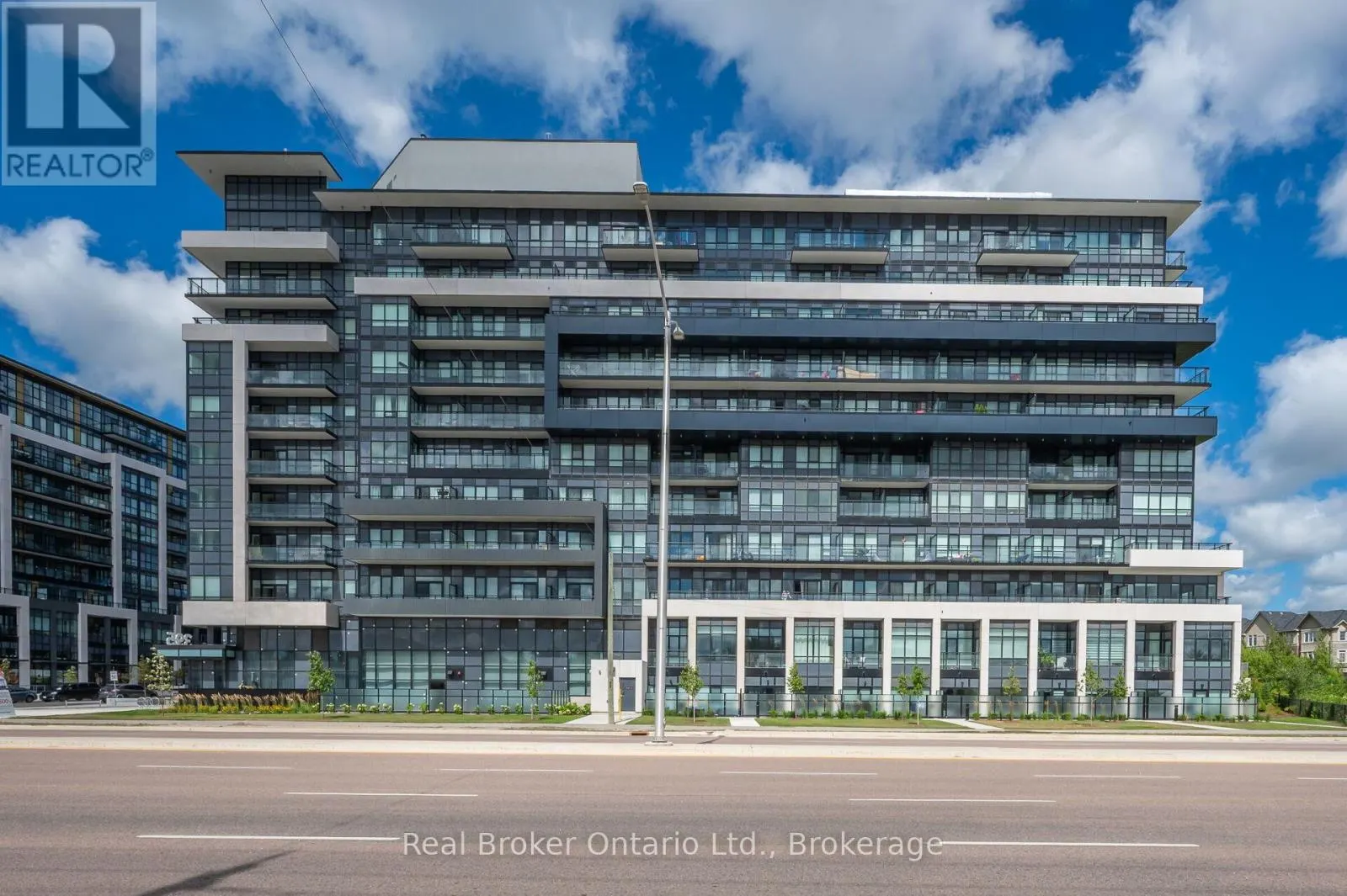 718 - 395 DUNDAS STREET, #718