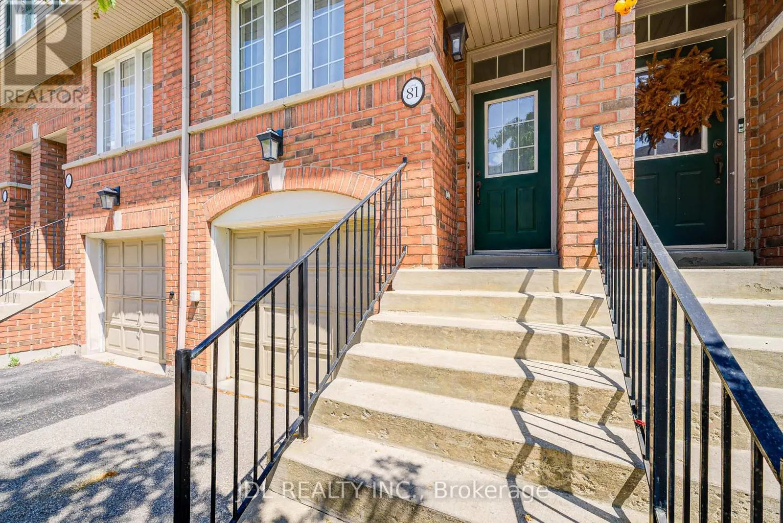 81 - 4950 ALBINA WAY