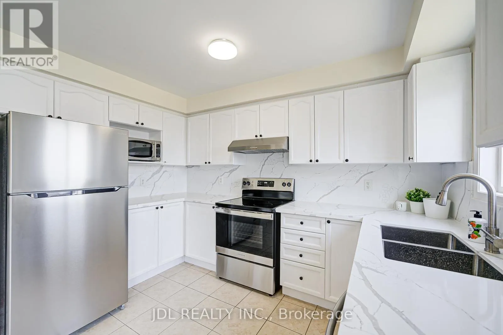81 - 4950 ALBINA WAY