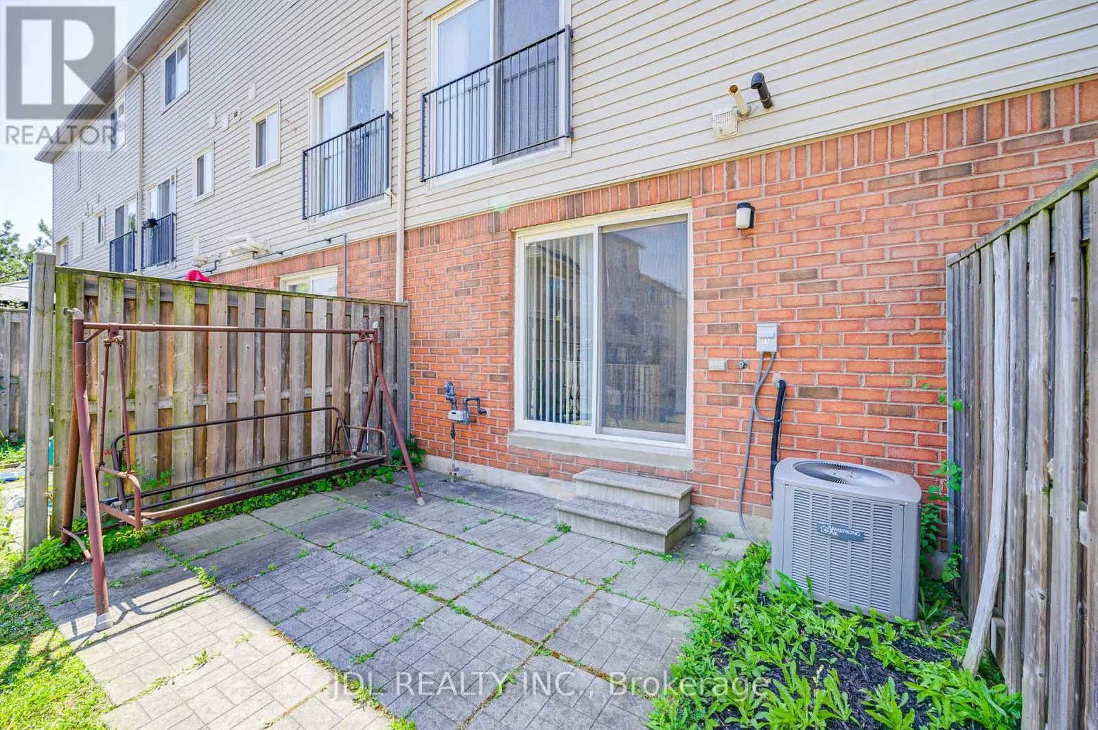81 - 4950 ALBINA WAY