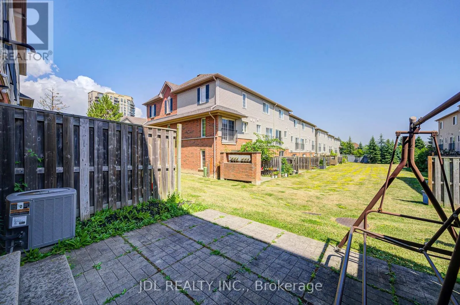 81 - 4950 ALBINA WAY