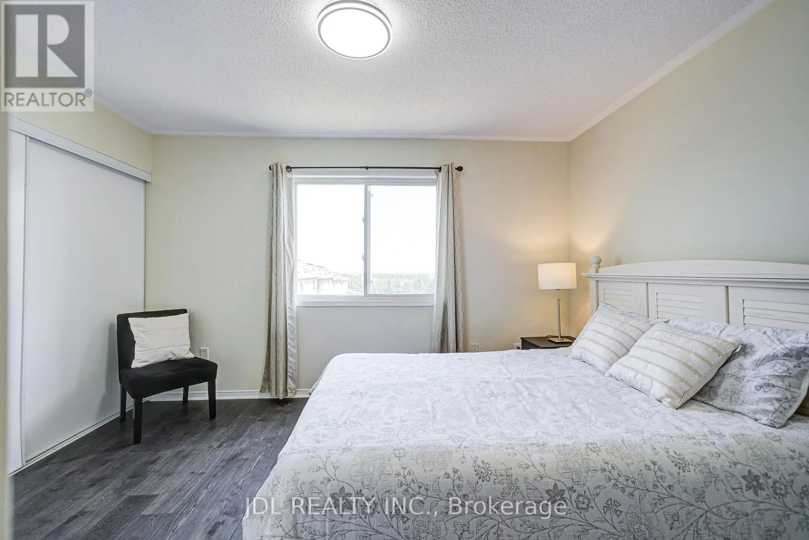 81 - 4950 ALBINA WAY