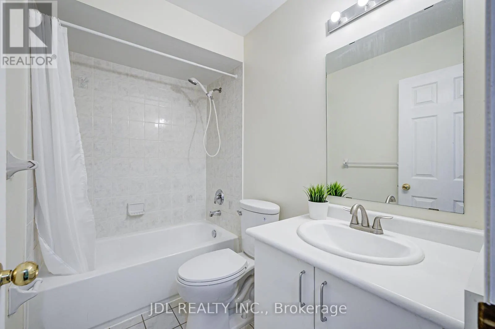 81 - 4950 ALBINA WAY