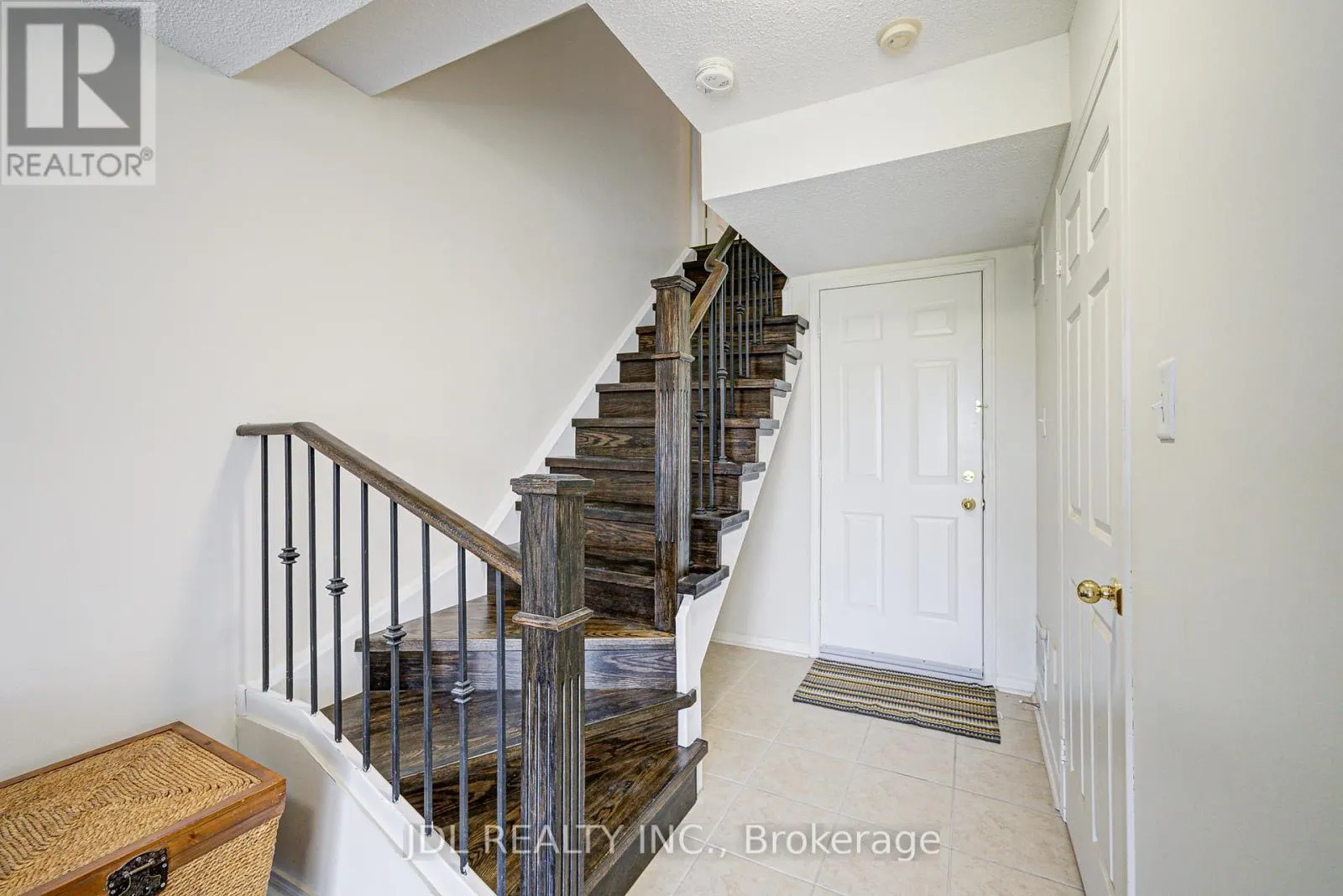 81 - 4950 ALBINA WAY