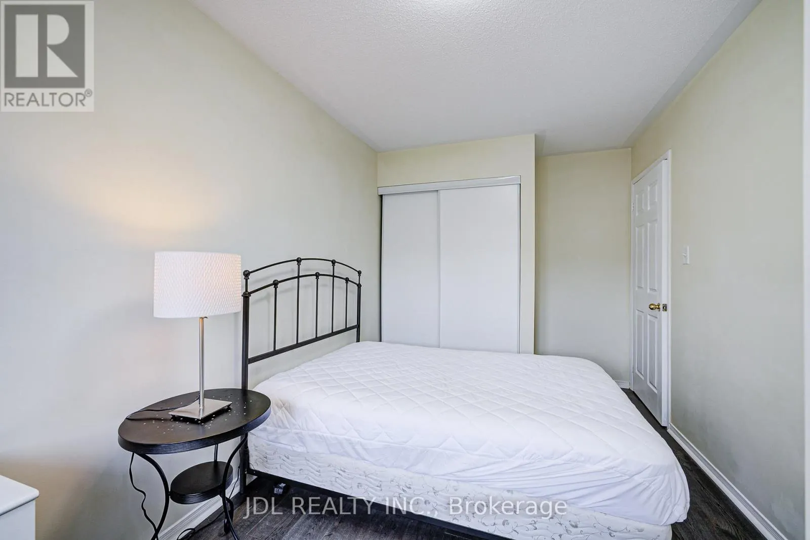 81 - 4950 ALBINA WAY