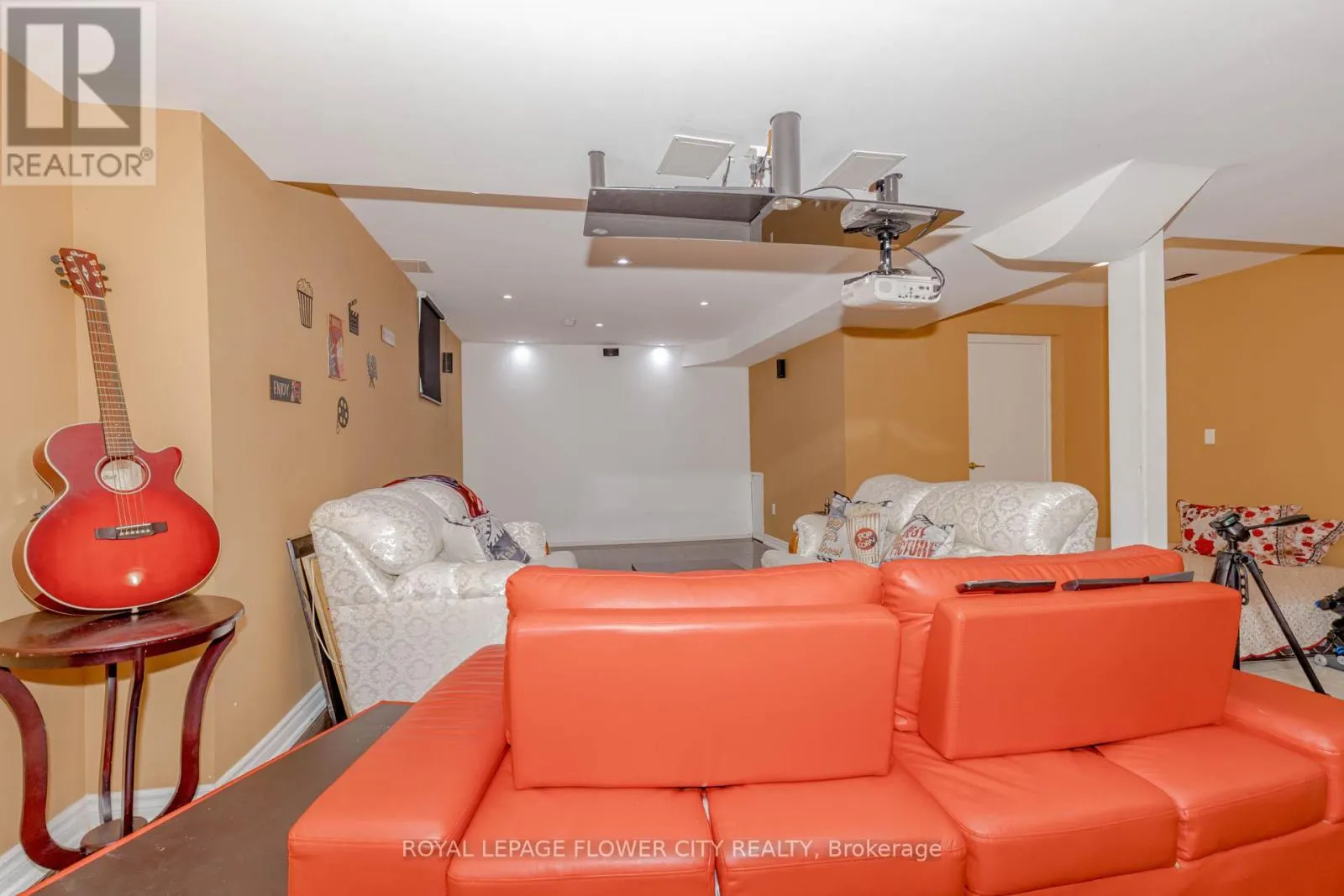 11 VINTONRIDGE DRIVE