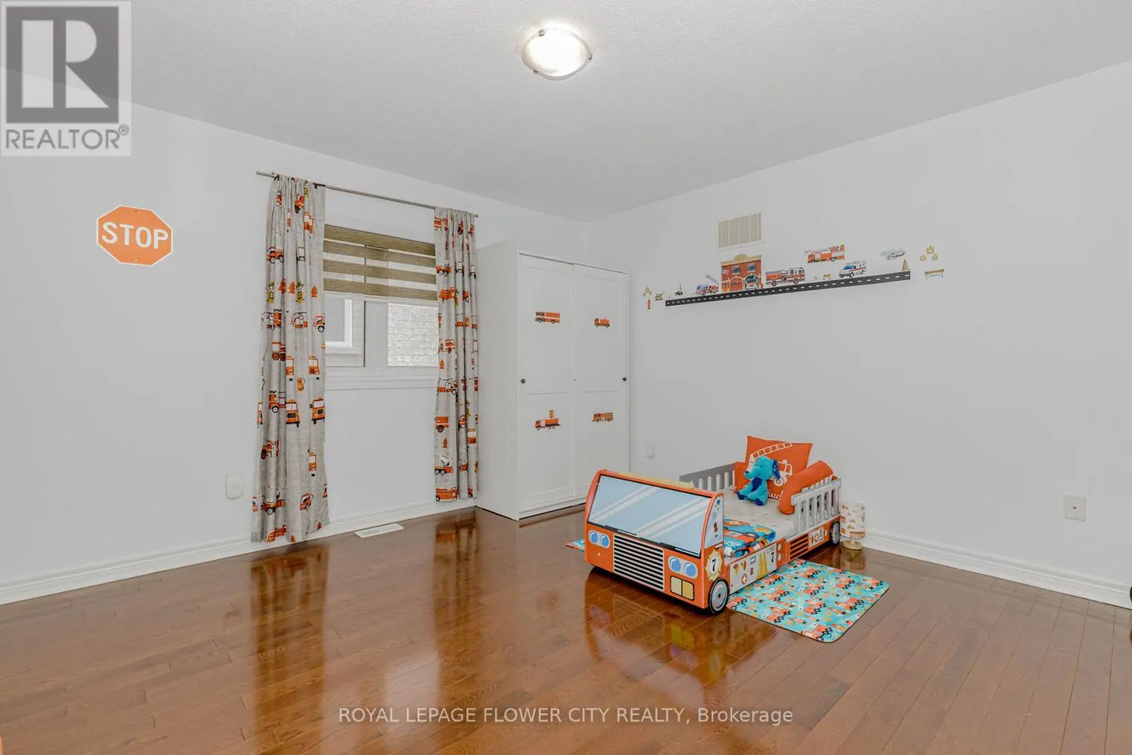 11 VINTONRIDGE DRIVE