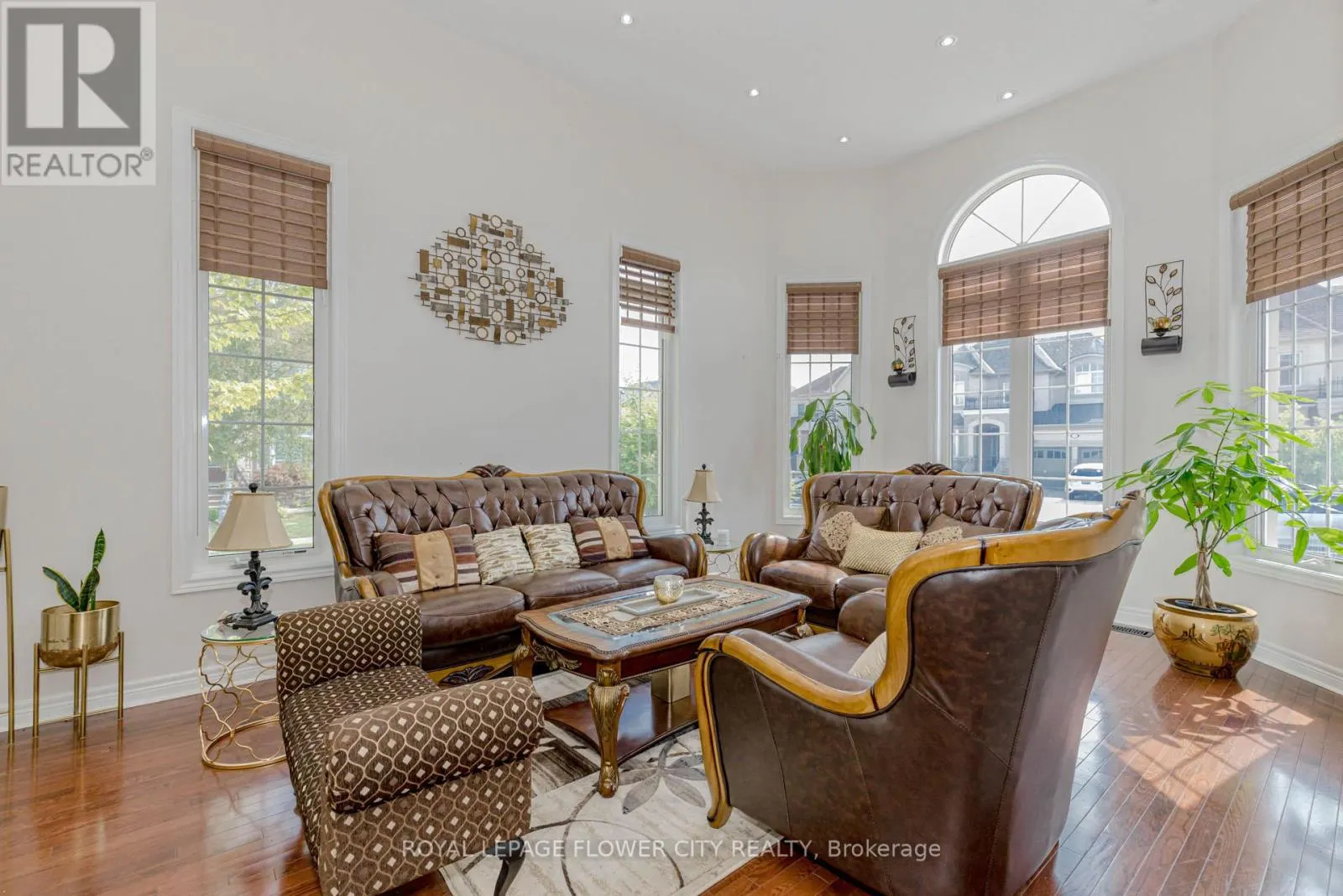11 VINTONRIDGE DRIVE