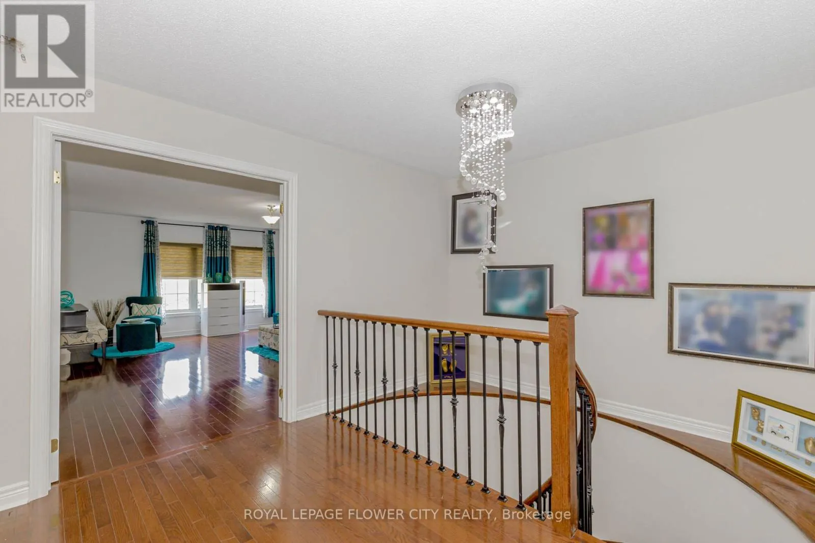 11 VINTONRIDGE DRIVE