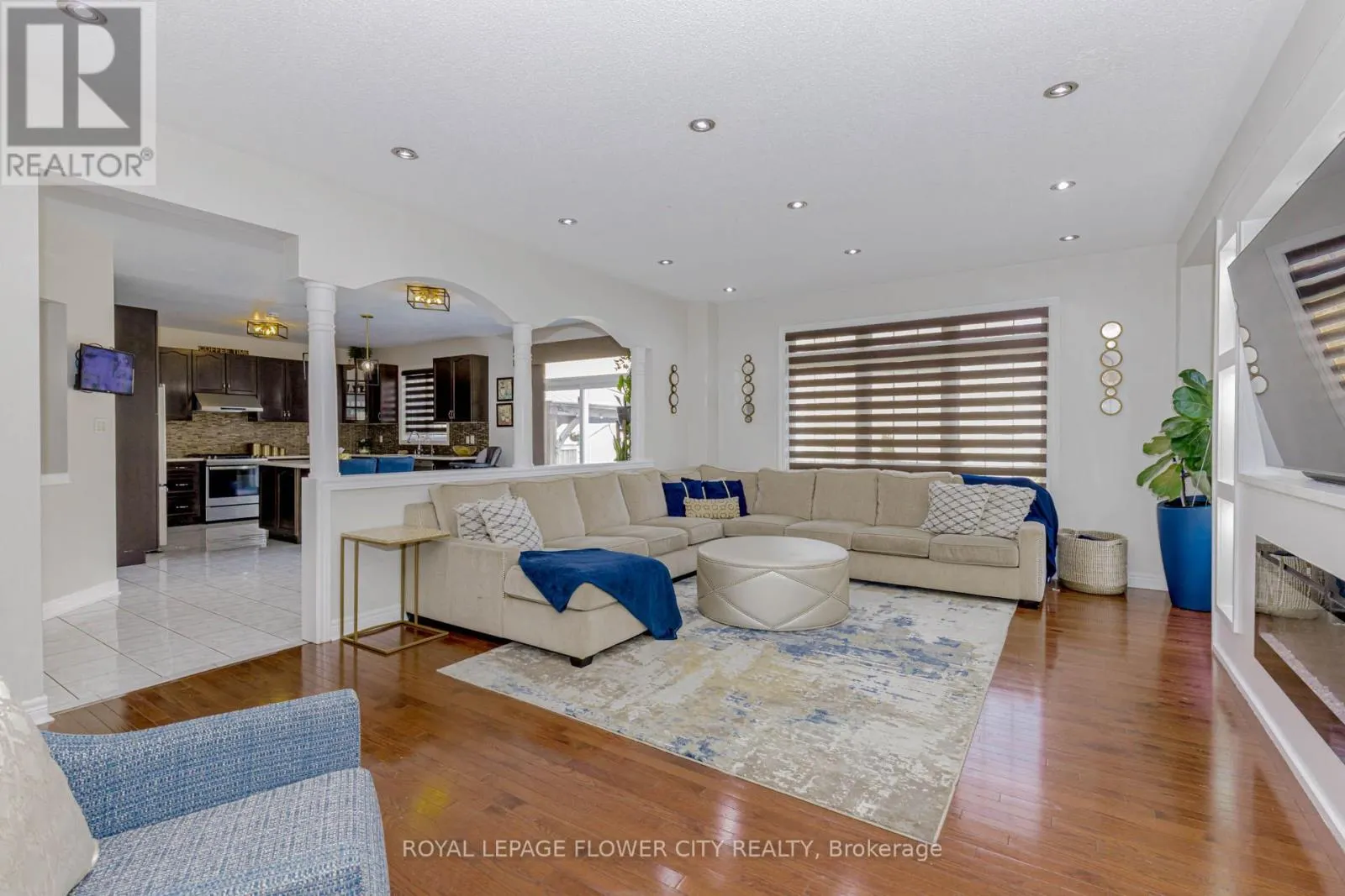11 VINTONRIDGE DRIVE