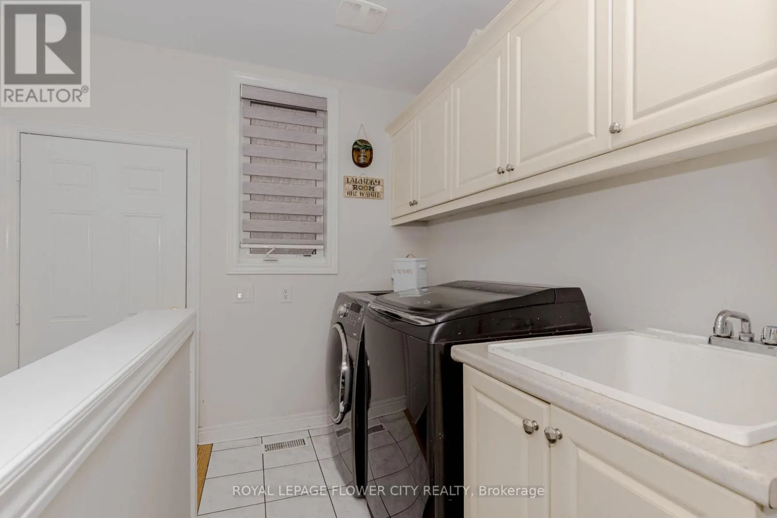 11 VINTONRIDGE DRIVE
