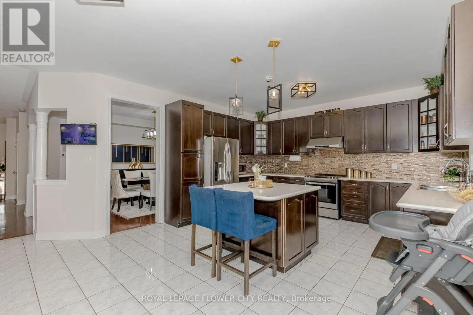 11 VINTONRIDGE DRIVE