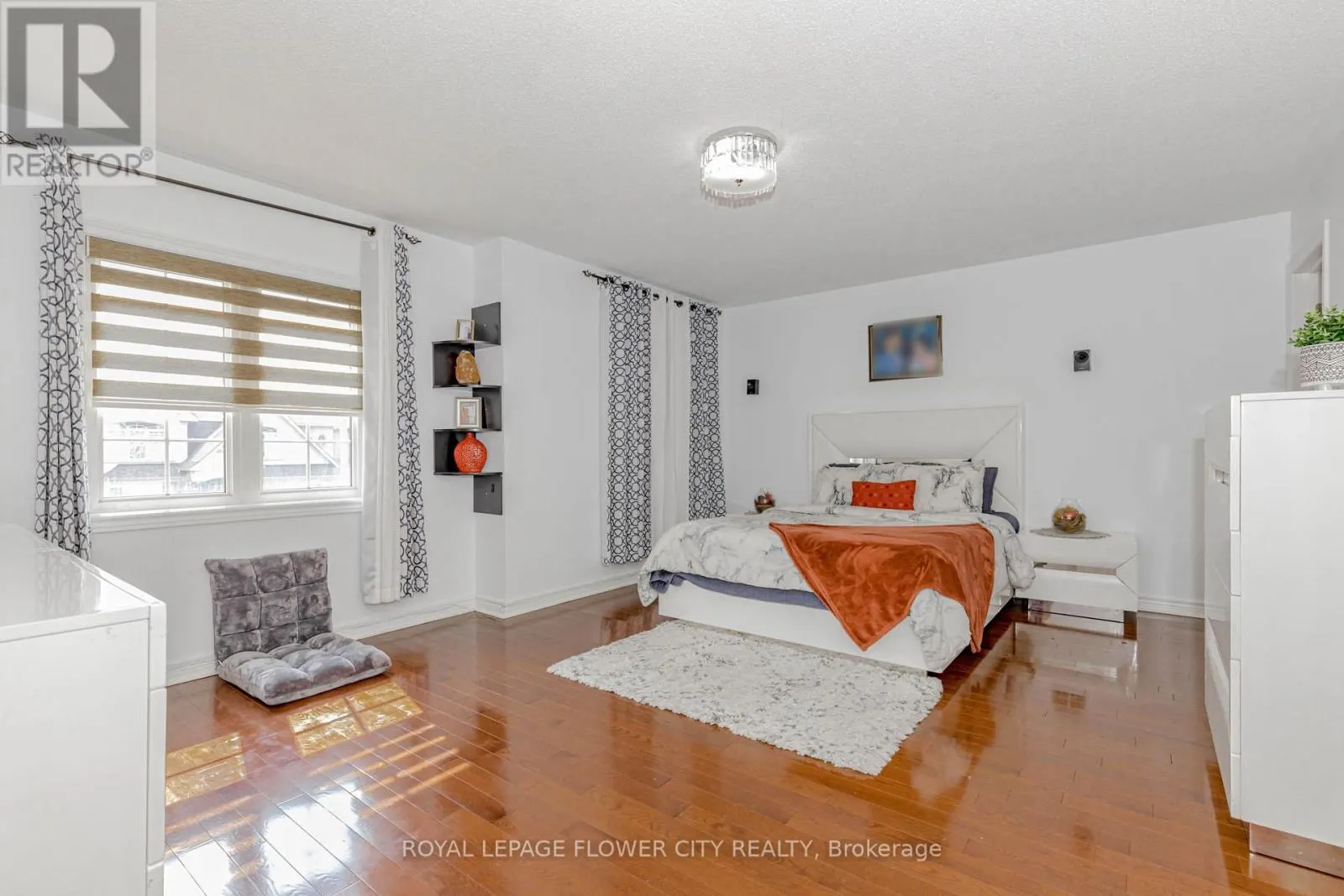 11 VINTONRIDGE DRIVE