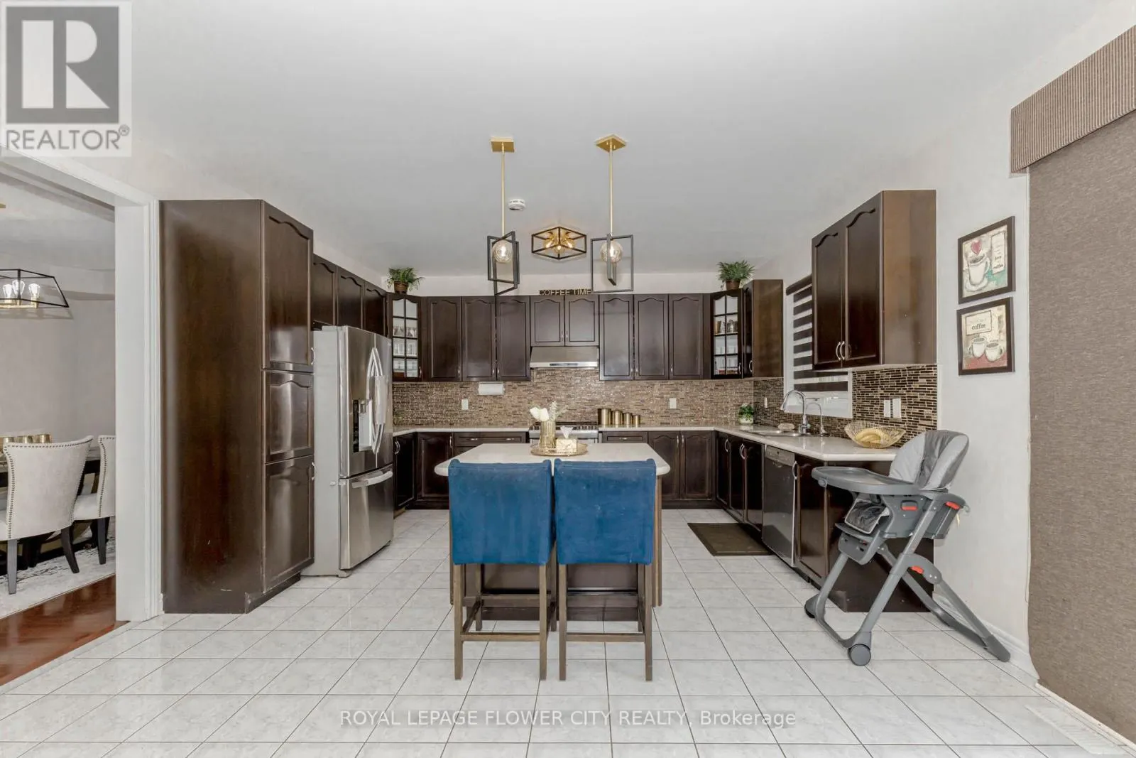 11 VINTONRIDGE DRIVE