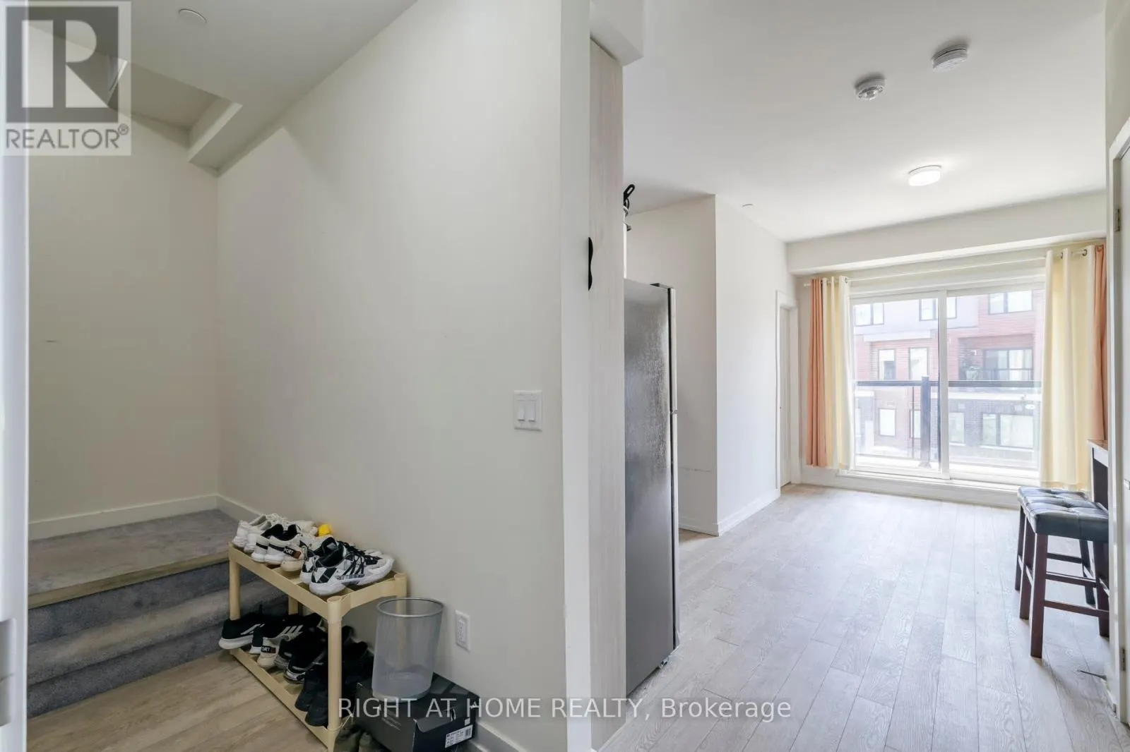 7 - 3540 COLONIAL DRIVE