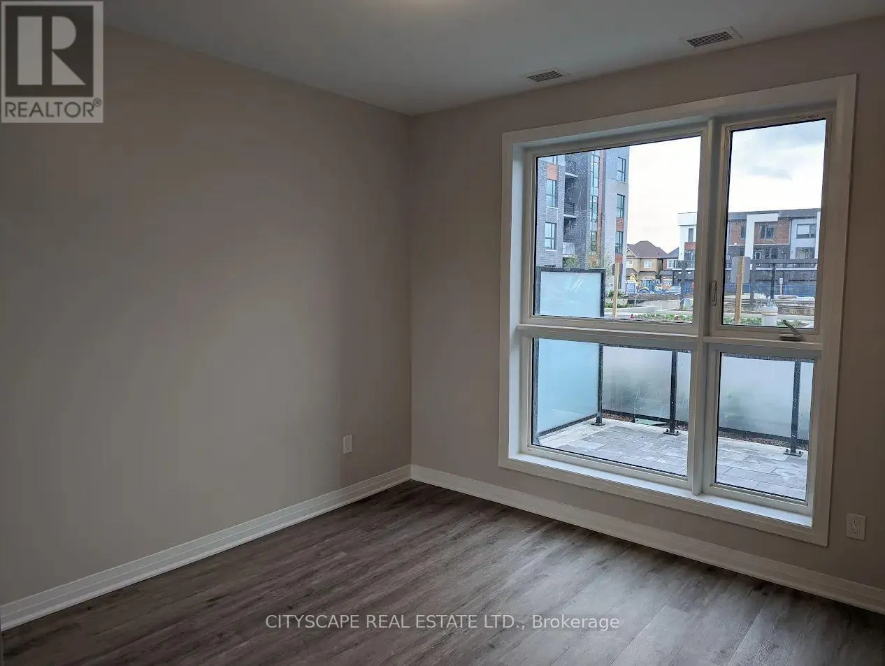 103 - 95 DUNDAS STREET W
