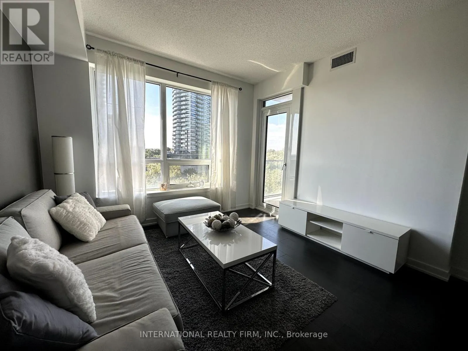 705 - 2212 LAKESHORE BOULEVARD W
