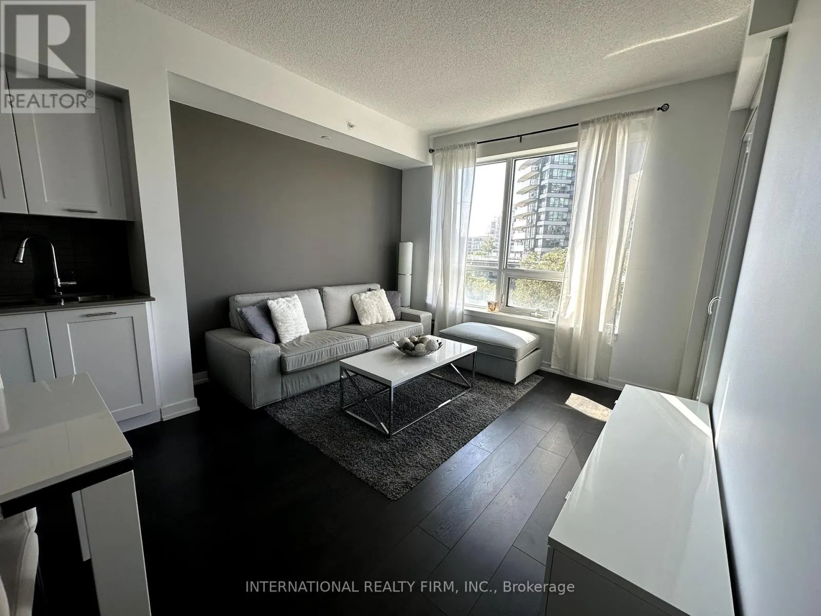 705 - 2212 LAKESHORE BOULEVARD W