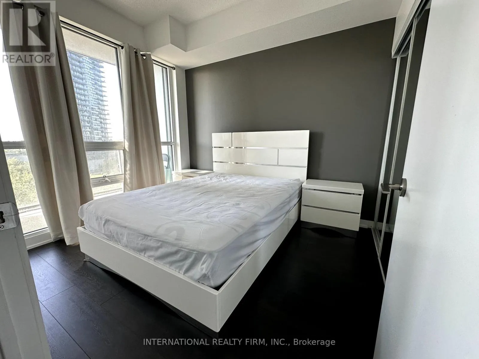 705 - 2212 LAKESHORE BOULEVARD W