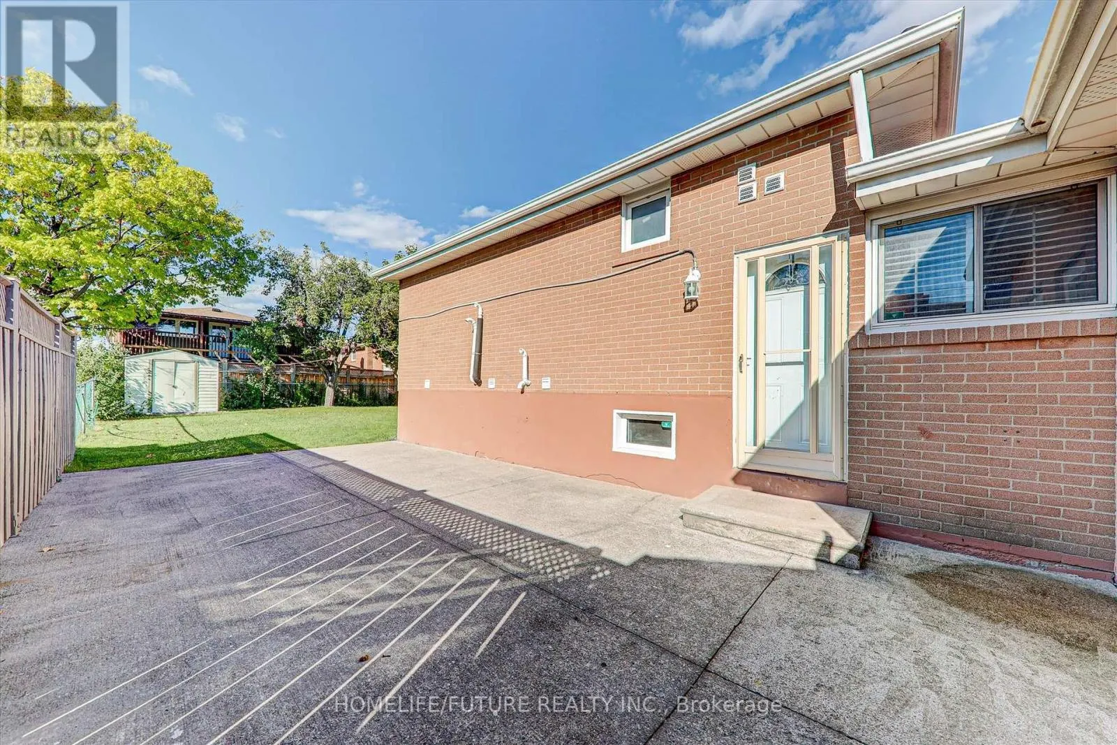 MAIN - 43 TAMARISK DRIVE